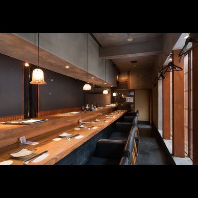 下京区の閑静な路地にある和食店は飲食店の経験のある者を募集しています